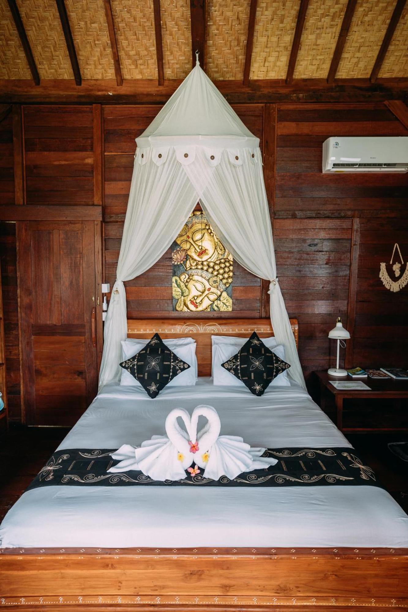Wooden House Candidasa Manggis Buitenkant foto